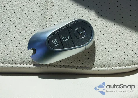 2025 Mercedes-Benz Glc 300 Suv z USA, uszkodzony, nr VIN W1NKM4GB7SF338323